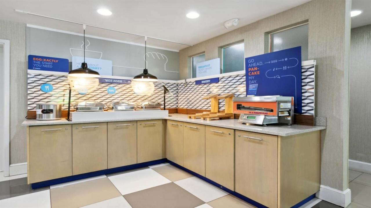 Holiday Inn Express Williamsburg North By Ihg Norge Ngoại thất bức ảnh